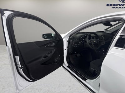 2025 Chevrolet Malibu LS