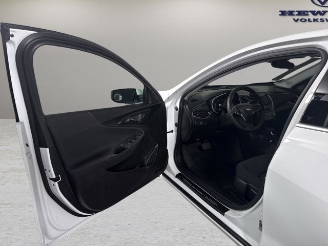 2025 Chevrolet Malibu LS