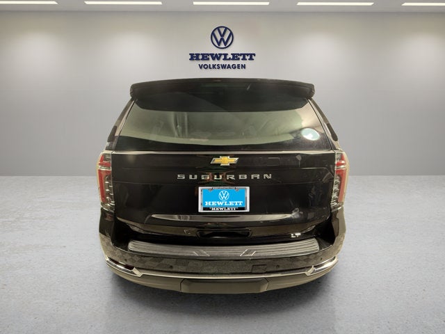 2025 Chevrolet Suburban LT