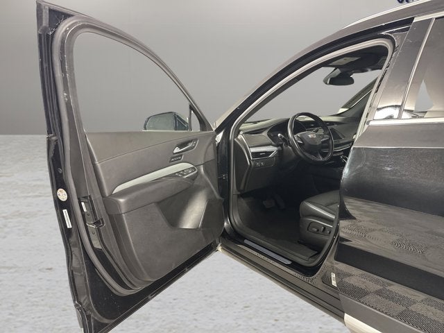 2023 Cadillac XT4 FWD Premium Luxury