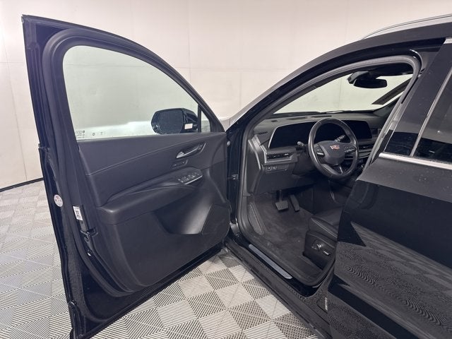 2025 Cadillac XT4 FWD Premium Luxury