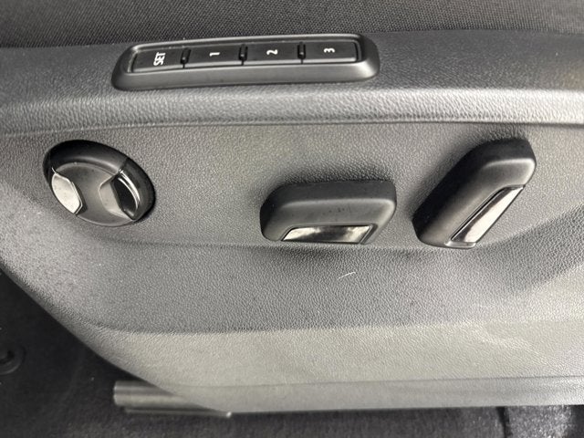 2023 Volkswagen Atlas Cross Sport 3.6L V6 SEL Premium R-Line