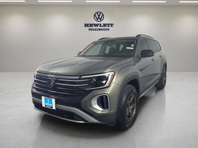 2024 Volkswagen Atlas 2.0T Peak Edition SEL