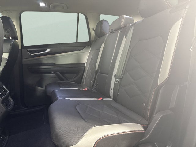 2024 Volkswagen Atlas 2.0T Peak Edition SEL