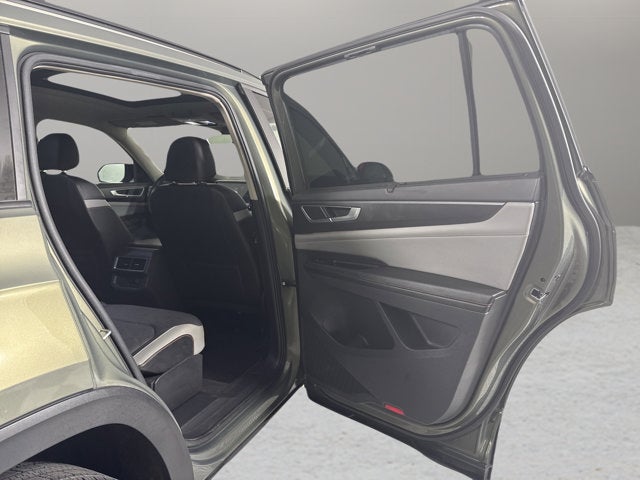 2024 Volkswagen Atlas 2.0T Peak Edition SEL