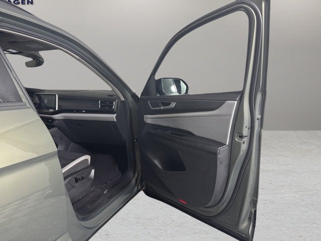 2024 Volkswagen Atlas 2.0T Peak Edition SEL
