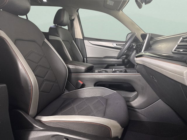 2024 Volkswagen Atlas 2.0T Peak Edition SEL