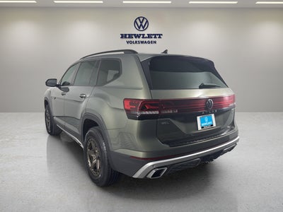 2024 Volkswagen Atlas 2.0T Peak Edition SEL