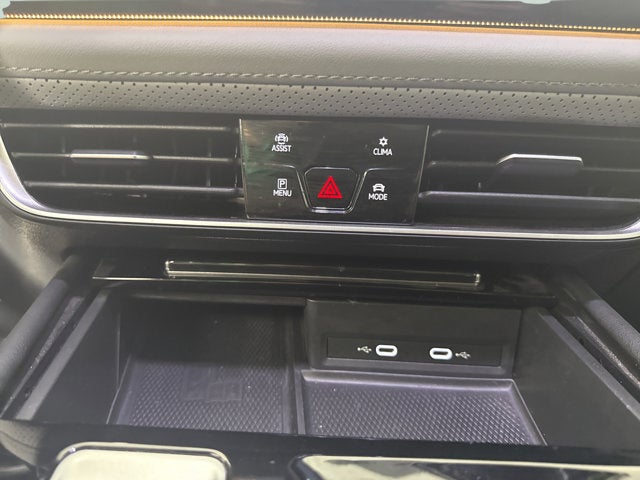 2024 Volkswagen Atlas 2.0T Peak Edition SEL