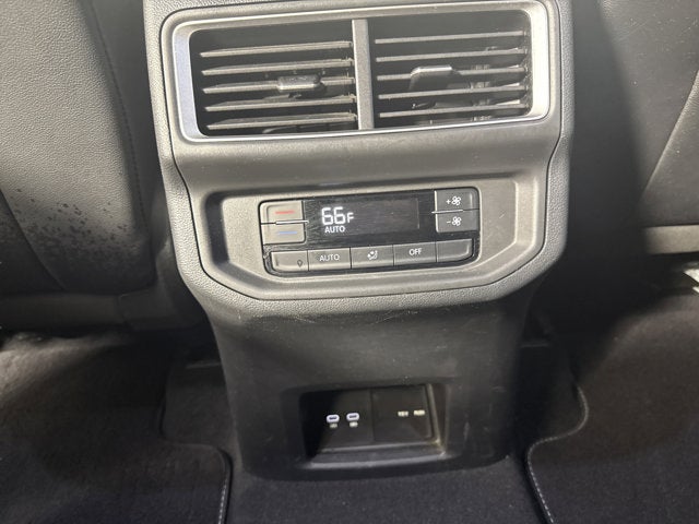 2024 Volkswagen Atlas 2.0T Peak Edition SEL