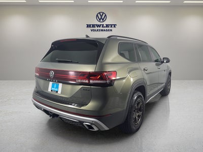2024 Volkswagen Atlas 2.0T Peak Edition SEL