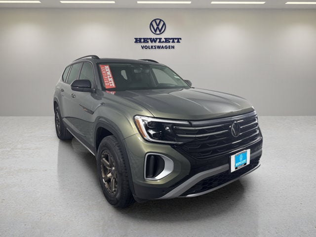 2024 Volkswagen Atlas 2.0T Peak Edition SEL