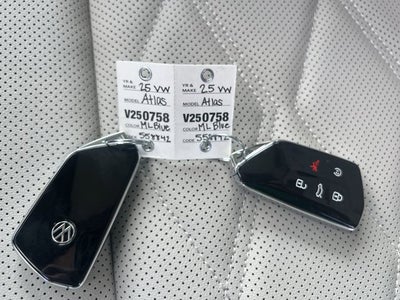 2025 Volkswagen Atlas 2.0T SE w/Technology