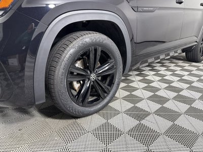 2023 Volkswagen Atlas Cross Sport 2.0T SEL R-Line Black