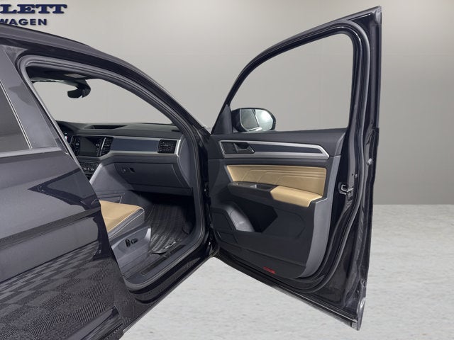 2023 Volkswagen Atlas Cross Sport 2.0T SEL R-Line Black