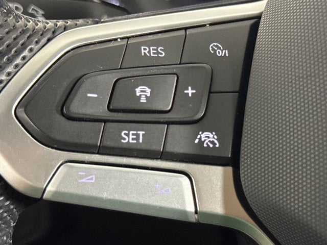 2023 Volkswagen Atlas Cross Sport 2.0T SEL R-Line Black
