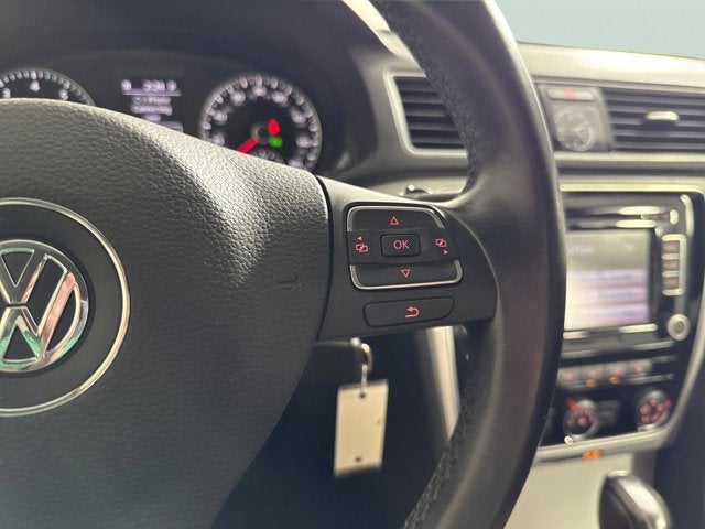 2013 Volkswagen Passat SE