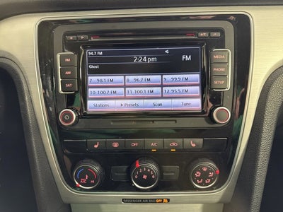 2013 Volkswagen Passat SE