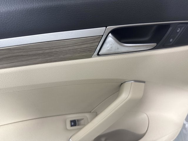 2016 Volkswagen Passat 1.8T SE