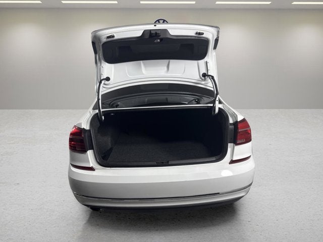 2016 Volkswagen Passat 1.8T SE