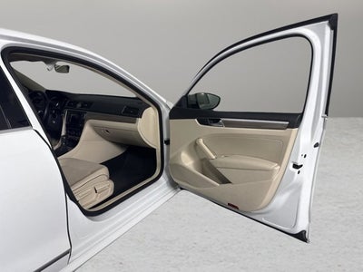 2016 Volkswagen Passat 1.8T SE