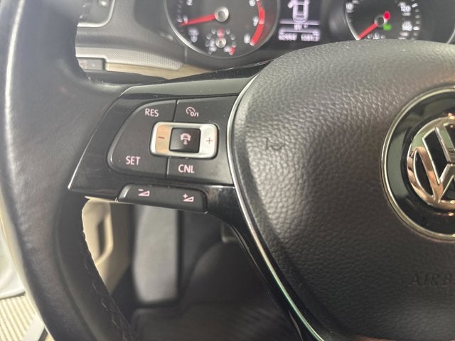 2016 Volkswagen Passat 1.8T SE