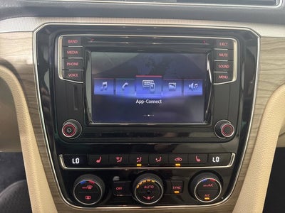 2016 Volkswagen Passat 1.8T SE