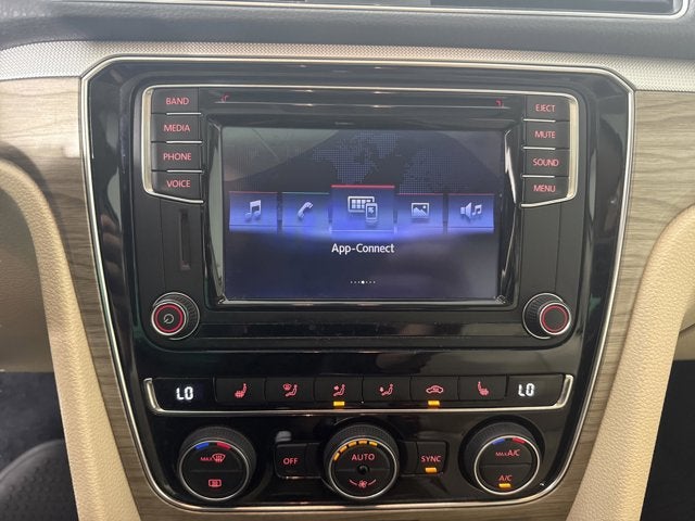 2016 Volkswagen Passat 1.8T SE