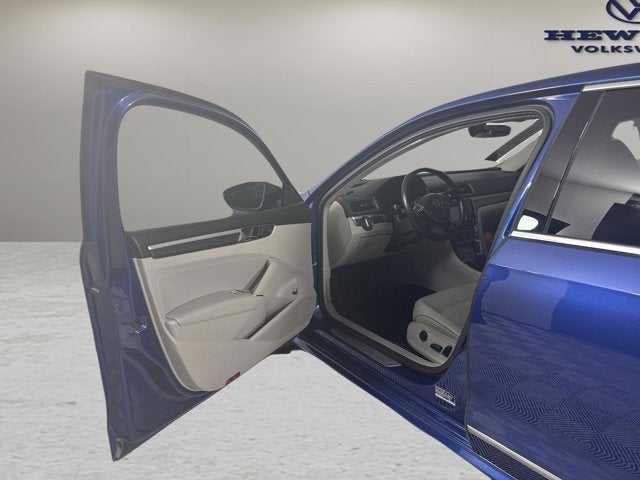 2017 Volkswagen Passat 1.8T SE w/Technology