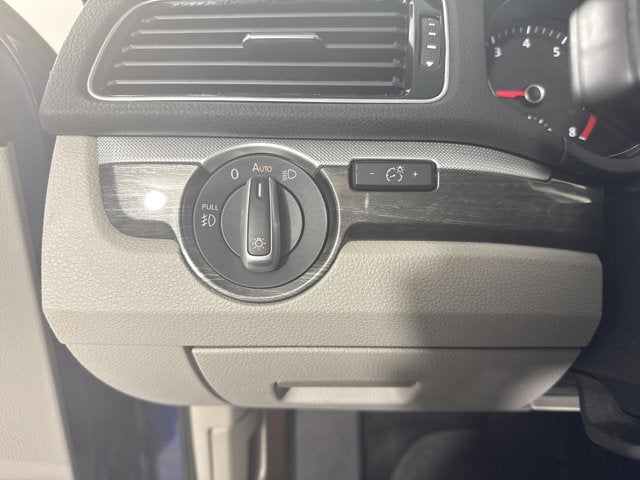 2017 Volkswagen Passat 1.8T SE w/Technology