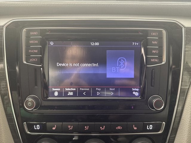 2017 Volkswagen Passat 1.8T SE w/Technology