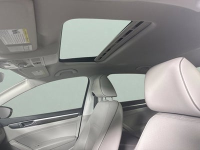 2017 Volkswagen Passat 1.8T SE w/Technology