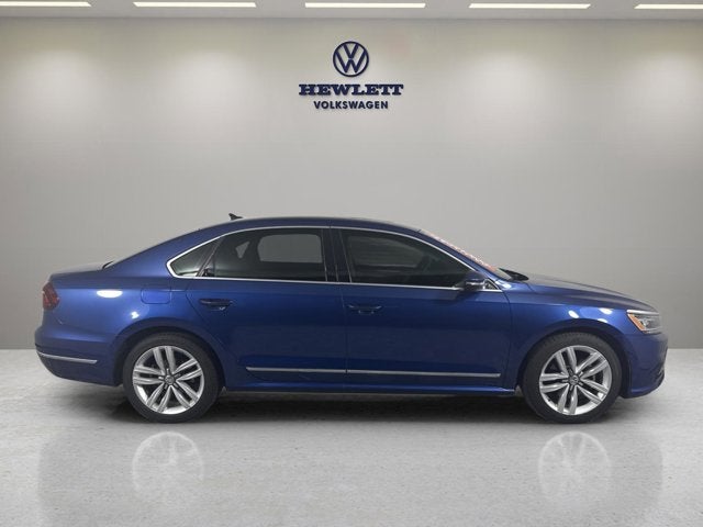 2017 Volkswagen Passat 1.8T SE w/Technology