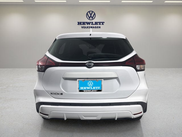 2023 Nissan Kicks S