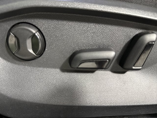 2025 Volkswagen Taos SE Black