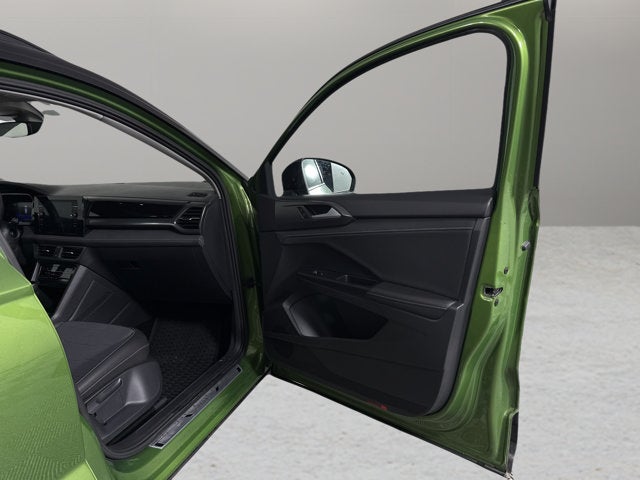 2025 Volkswagen Taos SE Black