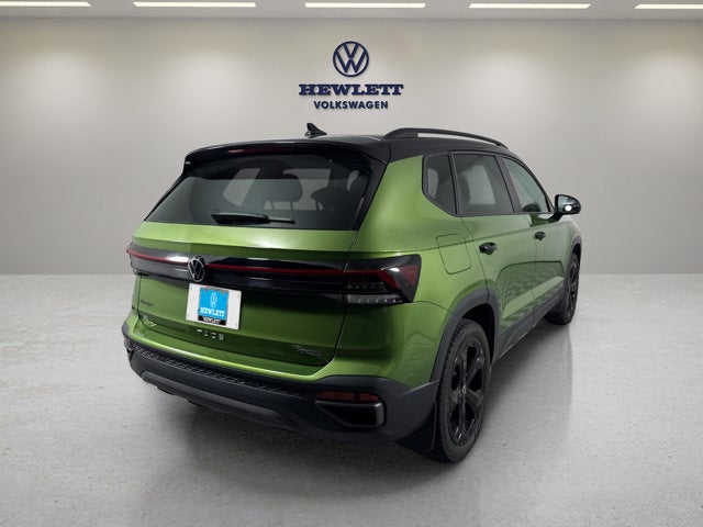 2025 Volkswagen Taos SE Black