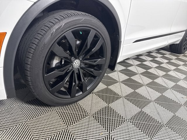 2021 Volkswagen Tiguan SE R-Line Black