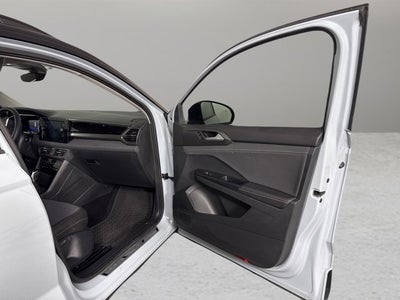 2025 Volkswagen Taos SE Black