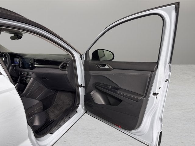 2025 Volkswagen Taos SE Black