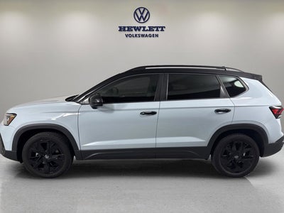 2025 Volkswagen Taos SE Black