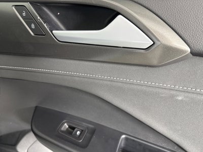 2025 Volkswagen Taos SE Black