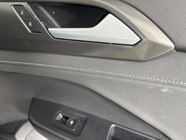 2025 Volkswagen Taos SE Black