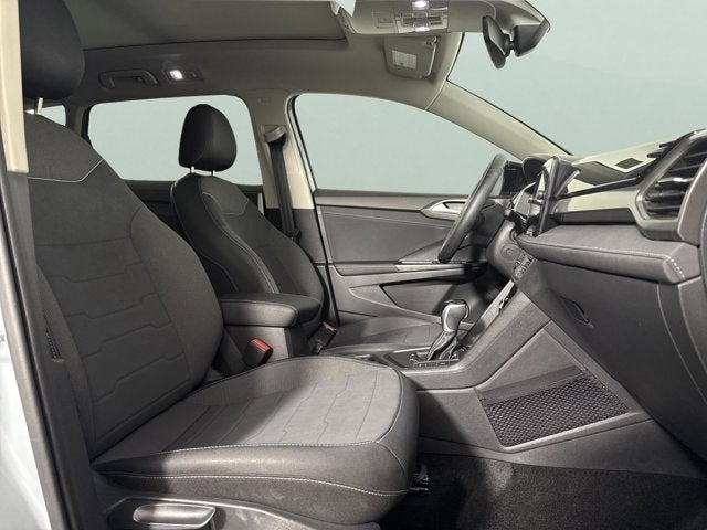 2025 Volkswagen Taos SE Black