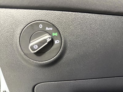 2025 Volkswagen Taos SE Black