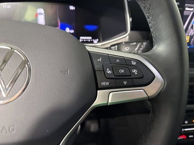2025 Volkswagen Taos SE Black