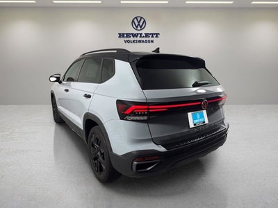 2025 Volkswagen Taos SE Black