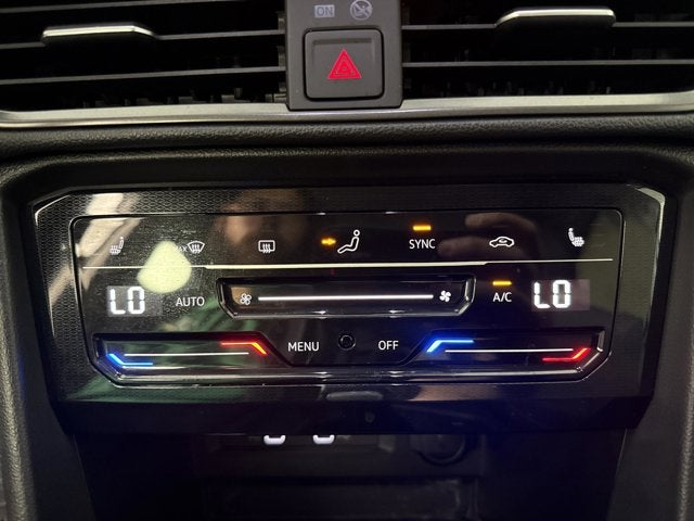 2025 Volkswagen Taos SE Black