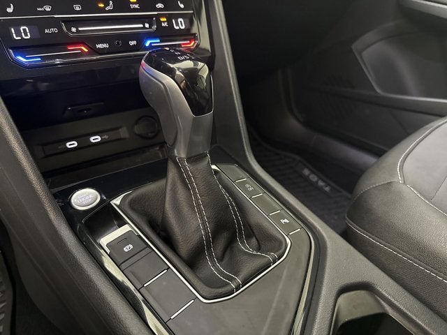 2025 Volkswagen Taos SE Black