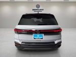 2025 Volkswagen Taos SE Black